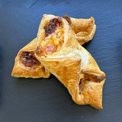 Iceland 2 Bacon & Cheese Turnovers 180g