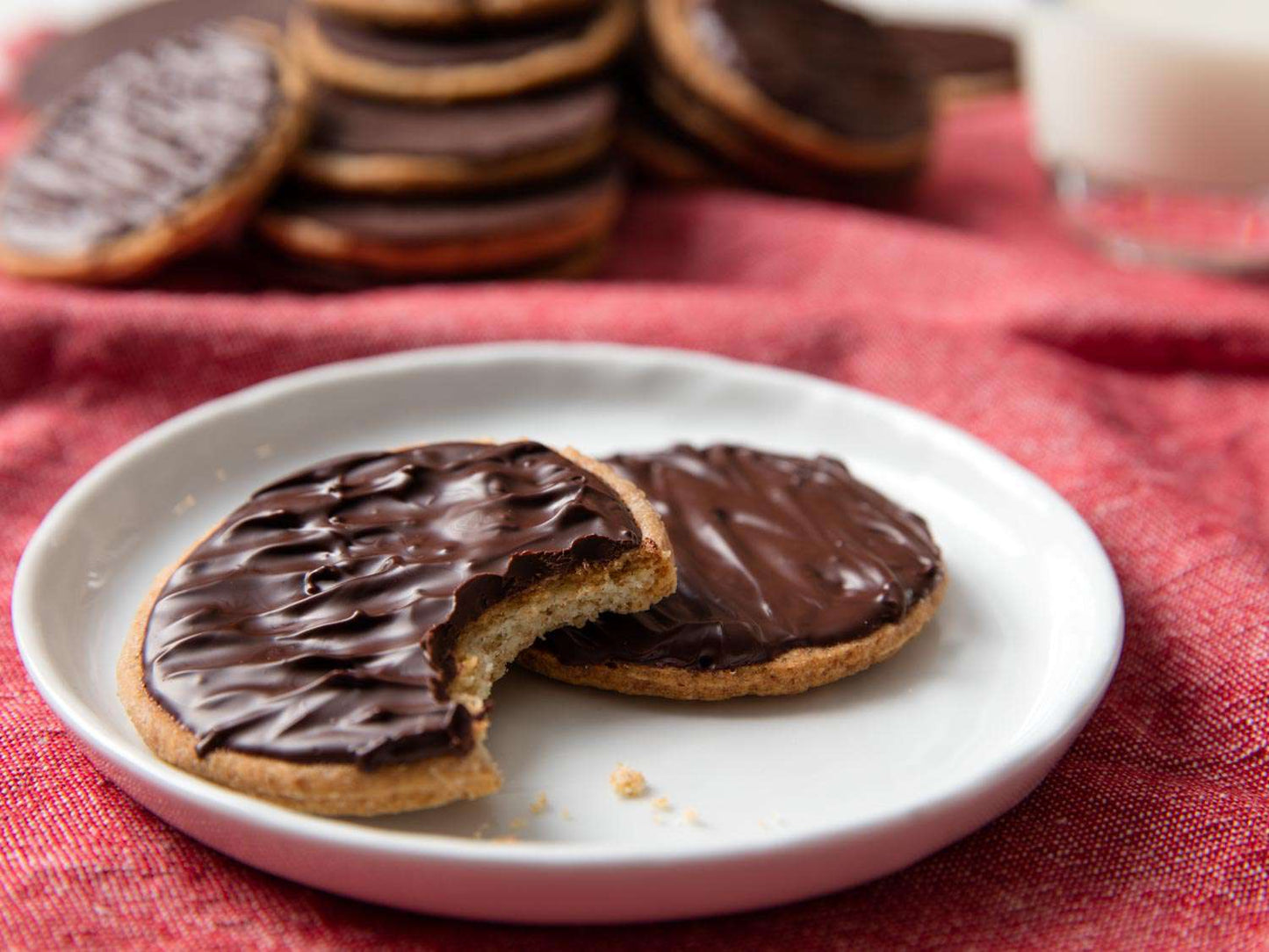 McVities Tasties Milk Chocolate Digestives 300g