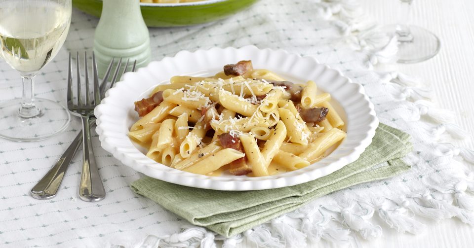 Iceland Penne Carbonara 350g ไอซ์แลนด์ เพนเน่ คาโบนาร่า 350 กรัม