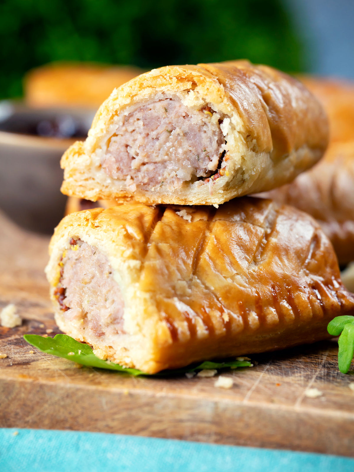 (Best Before 16Jan2027)  The No Meat Company 2 Jumbo No Sausage Rolls 280g