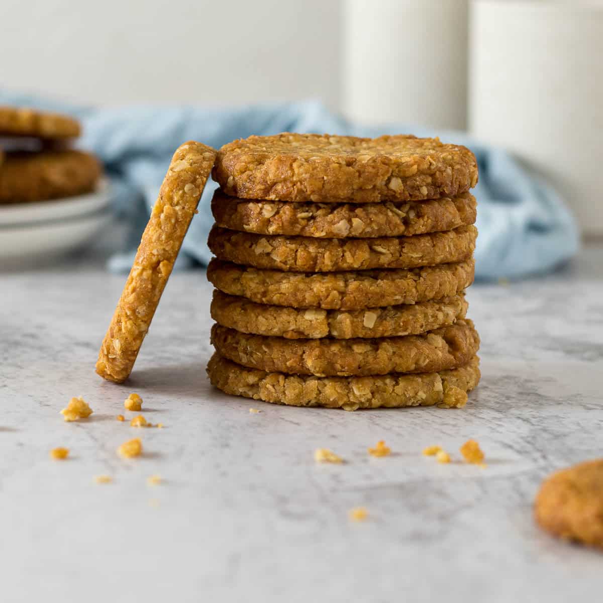 Mcvitie's Hobnobs Oaty Creams Vanilla 160g แมควิตีส์ ครีมวานิลลาฮอบนอบ 160 กรัม