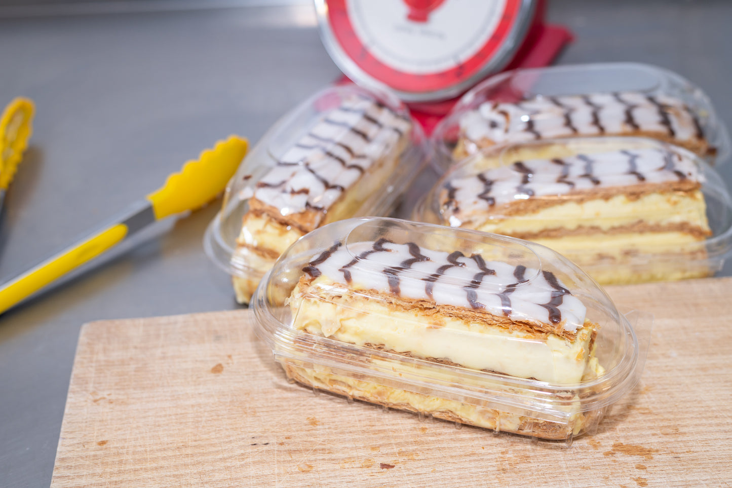 Iceland 6 Custard Slices 210g ไอซ์แลนด์ คัสตาร์ด สไลซ์ 6 ชิ้น 210 กรัม