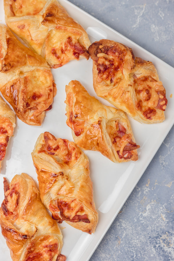 Iceland 2 Bacon & Cheese Turnovers 180g