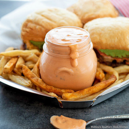 Hellmann’s Chunky Burger Sauce 258g