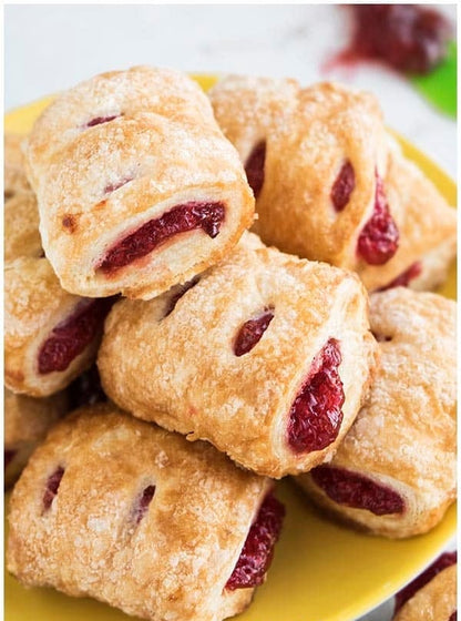 Cabico Strawberry Puffs 5 Pack 150g