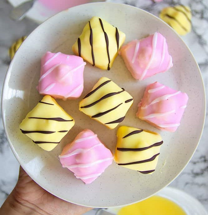 Mr Kipling French Fancies 8 Pack