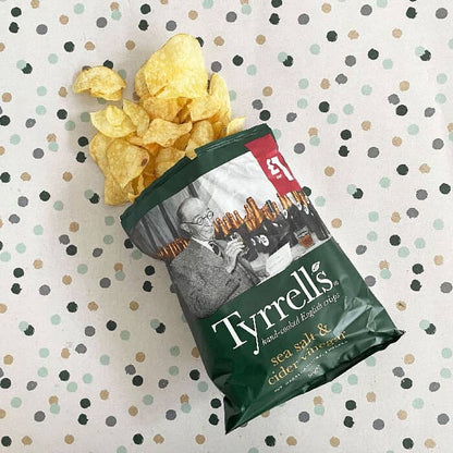 Tyrrells Sea Salt & Cider Vinegar Sharing Crisps 150g ไทเรล น้ำส้มสายชูหมักเกลือทะเลแบบทอดกรอบ 150 กรัม