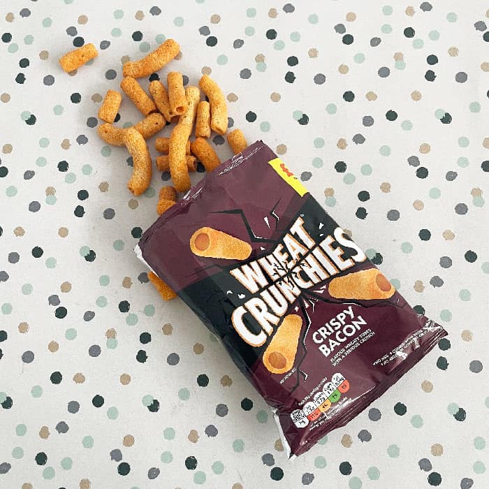 Wheat Crunchies Bacon Grab Bag Crisps 45g วีทครั้นชี่ส์เบคอนแกรบแบ็กคริสป์ 45ก