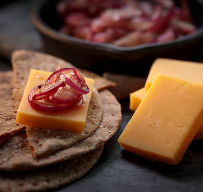 Calveley Mill Double Gloucester Cheese 200G คาลเวลีย์ มิลล์ ดับเบิ้ล กลอสเตอร์ ชีส 200 กรัม