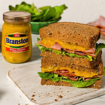 Branston Small Chunk Piccalilli 360g แบรนสตัน ผักดอง (ดอกกะหล่ำ หัวหอม ผิวสีเงิน และพริกชิ้นเล็ก ๆ ในซอสมัสตาร์ดรสเปรี้ยว) 360 กรัม