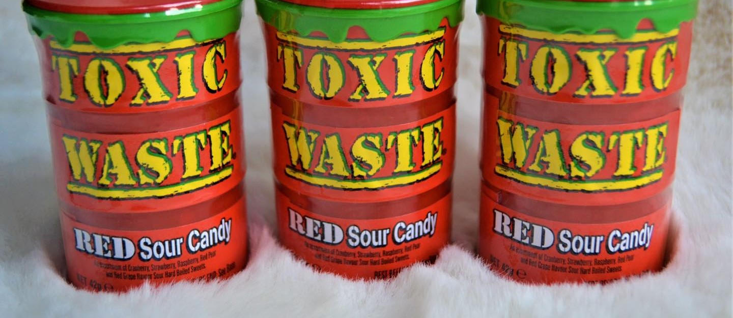 Toxic Waste Red Drum Extreme Sour Candy 42g