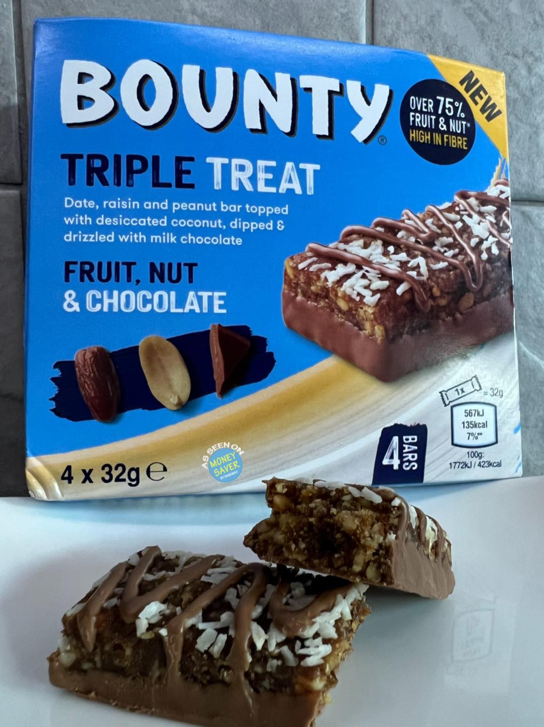 Bounty Triple Treat Fruit, Nut & Chocolate 128g