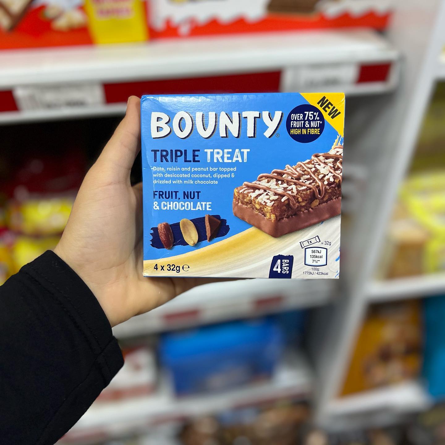 Bounty Triple Treat Fruit, Nut & Chocolate 128g