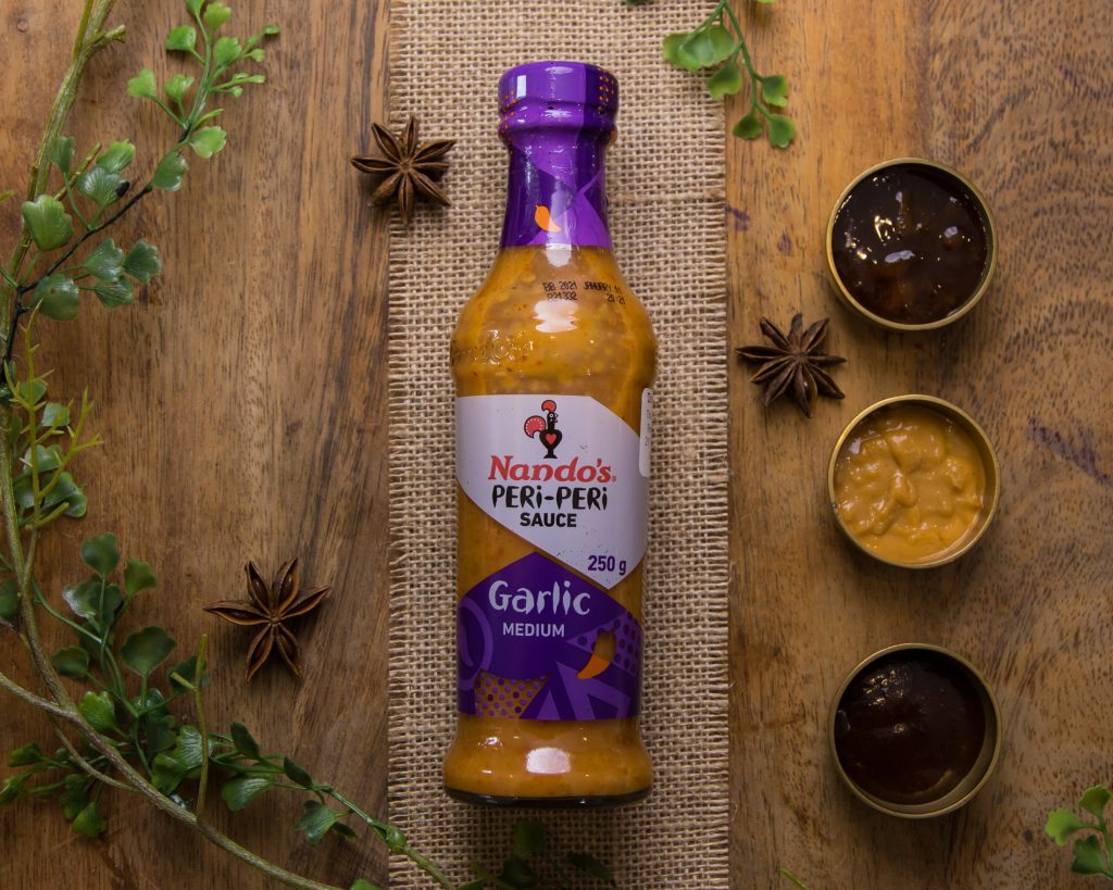 Nandos Peri-Peri Garlic Medium Sauce 250g นานโดส เพอริ เพอริ ซอสกระเทียมรสเผ็ดกลาง 250 กรัม