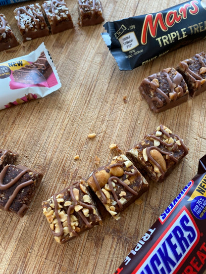 Snickers Triple treat Fruit Nut & chocolate 128g [4 Bars 32g] สนีกเกอร์ 3 รส ผลไม้ถั่วและช็อคโก