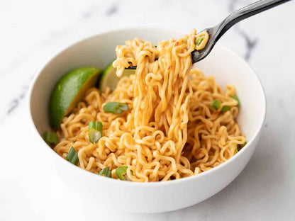 Batchelors Super Noodles, Chicken & Mushroom 90g แบทเชลอร์ ซูเปอร์บะหมี่ รสไก่และเห็ด 90กรัม