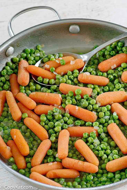 D'Aucy Very Fine Peas and Baby Carrots 400g ดอซี่ ถั่วลันเตาและเบบี้แครอทในกระป๋อง 400 กรัม