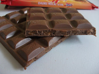 Cadbury Dairy Milk Daim 120g แคดเบอรี่ แดรี่ มิลค์ ไดม 120g