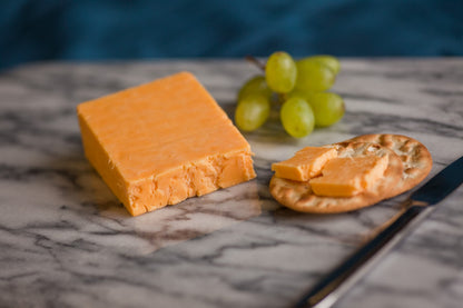 Calveley Mill Double Gloucester Cheese 200G คาลเวลีย์ มิลล์ ดับเบิ้ล กลอสเตอร์ ชีส 200 กรัม