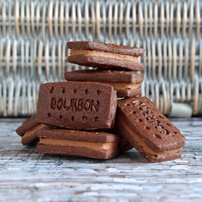 Co Op Bourbon Creams Chocolates Sandwich Biscuit With a Chocolate Filling 300g