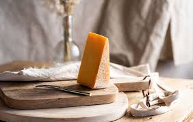 Calveley Mill Double Gloucester Cheese 200G คาลเวลีย์ มิลล์ ดับเบิ้ล กลอสเตอร์ ชีส 200 กรัม