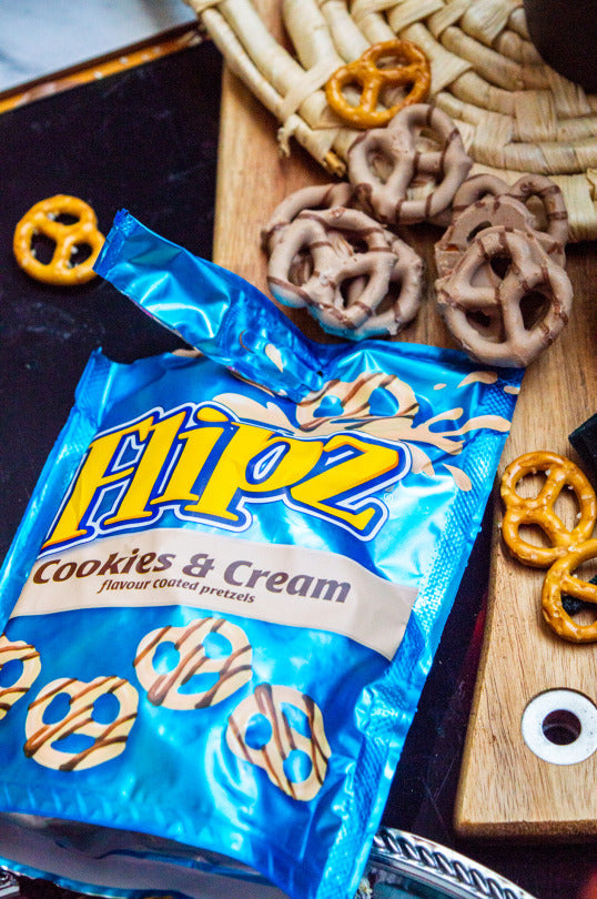 [BestBefore-02Aug2025] Flipz Cookies & Cream Flavoured Coated Pretzels 90g